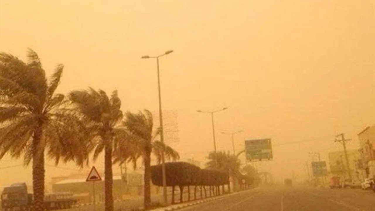 طقس الساعات القادمة.. هبات ترابية تضرب عدداً من المناطق وتوقعات درجات الحرارة لغدٍ